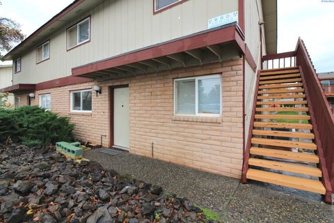 Photo of 1912 George Washington Way Unit B Way, Richland, WA 99352 (MLS # 290860)