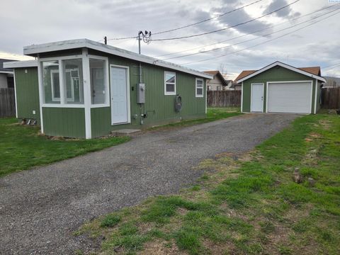 Photo of 1355 Georgia Avenue, Richland, WA 99352 (MLS # 291369)