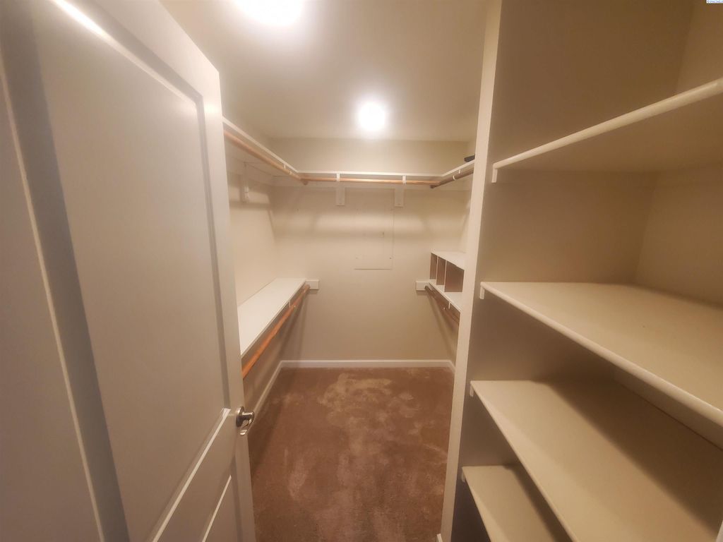 Photo of 2419 Grand Ronde Ave #D, Kennewick, WA 99336 (MLS # 292121)