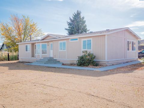 Photo of 28090 State Route 22, Mabton, WA 98935 (MLS # 288420)