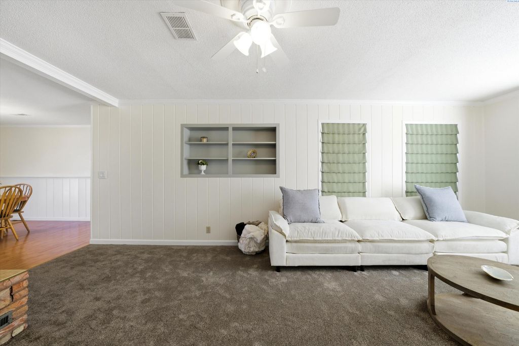 Photo of 6906 W Victoria Ave, Kennewick, WA 99336 (MLS # 291978)