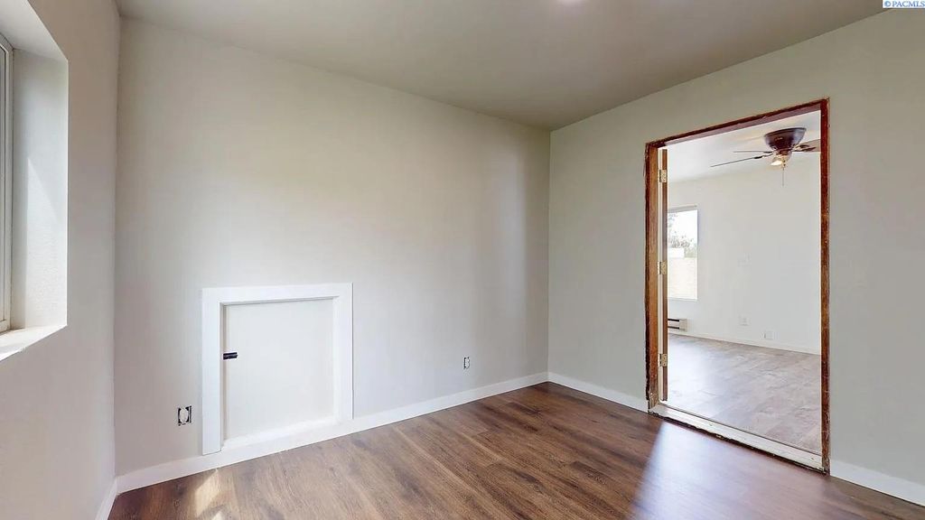 Photo of 1107 N Arthur Street, Kennewick, WA 99336 (MLS # 287357)