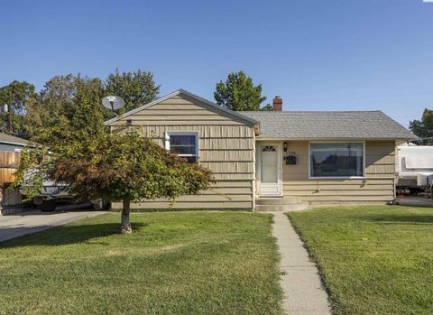 Photo of 1206 W 2nd Ave, Kennewick, WA 99336 (MLS # 287603)