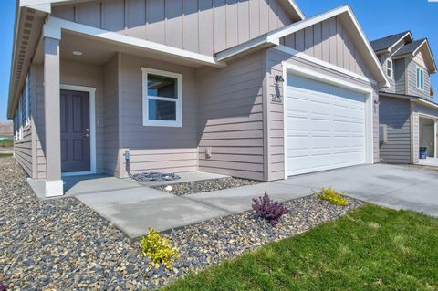 Photo of 3649 Nuthatch St, Richland, WA 99352 (MLS # 290405)