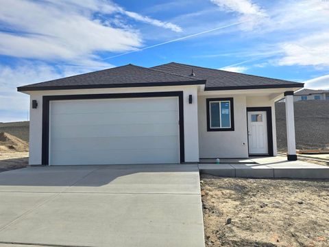 Photo of 3649 Nuthatch St, Richland, WA 99352 (MLS # 290405)