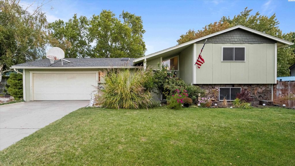Photo of 1720 Widgeon Ct, West Richland, WA 99353 (MLS # 288447)