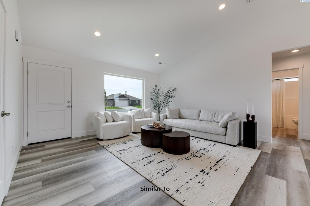 Photo of 6810 Steelhead Ave, Pasco, WA 99301 (MLS # 288255)