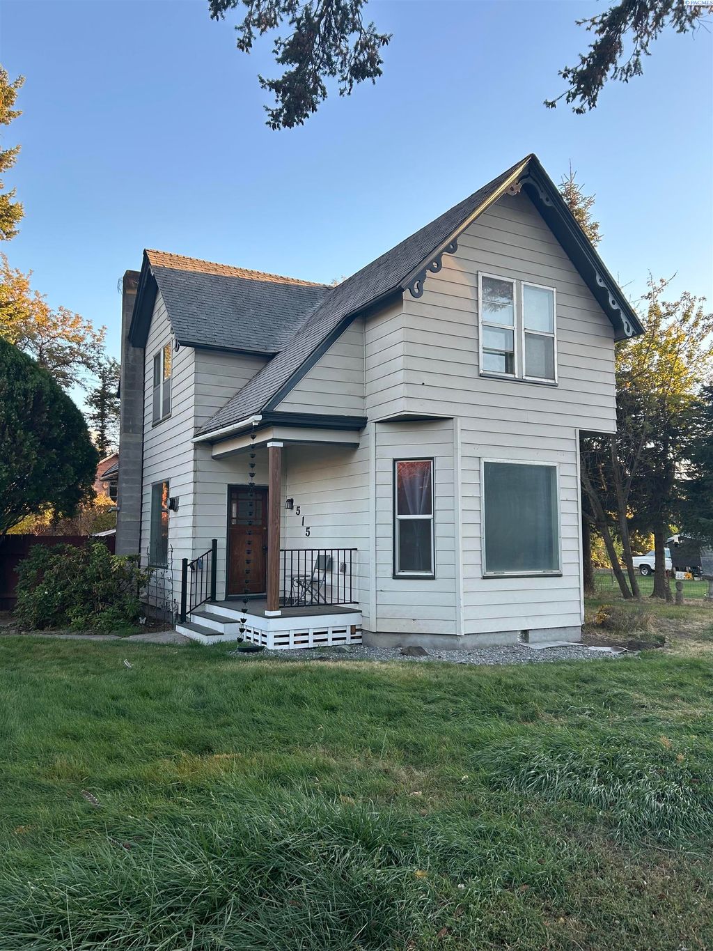Photo of 515 N 3rd Street, Dayton, WA 99328 (MLS # 287002)