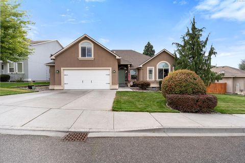 Photo of 3410 S Johnson St, Kennewick, WA 99337 (MLS # 287923)