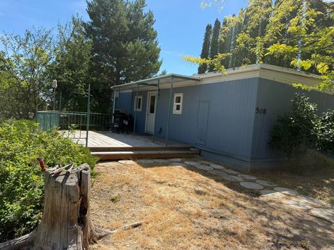 Photo of 508 NW Parkwest Dr, Pullman, WA 99163 (MLS # 294174)