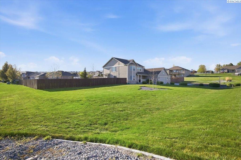 Photo of 18214 S Cottonwood Springs Blvd, Kennewick, WA 99338 (MLS # 292015)