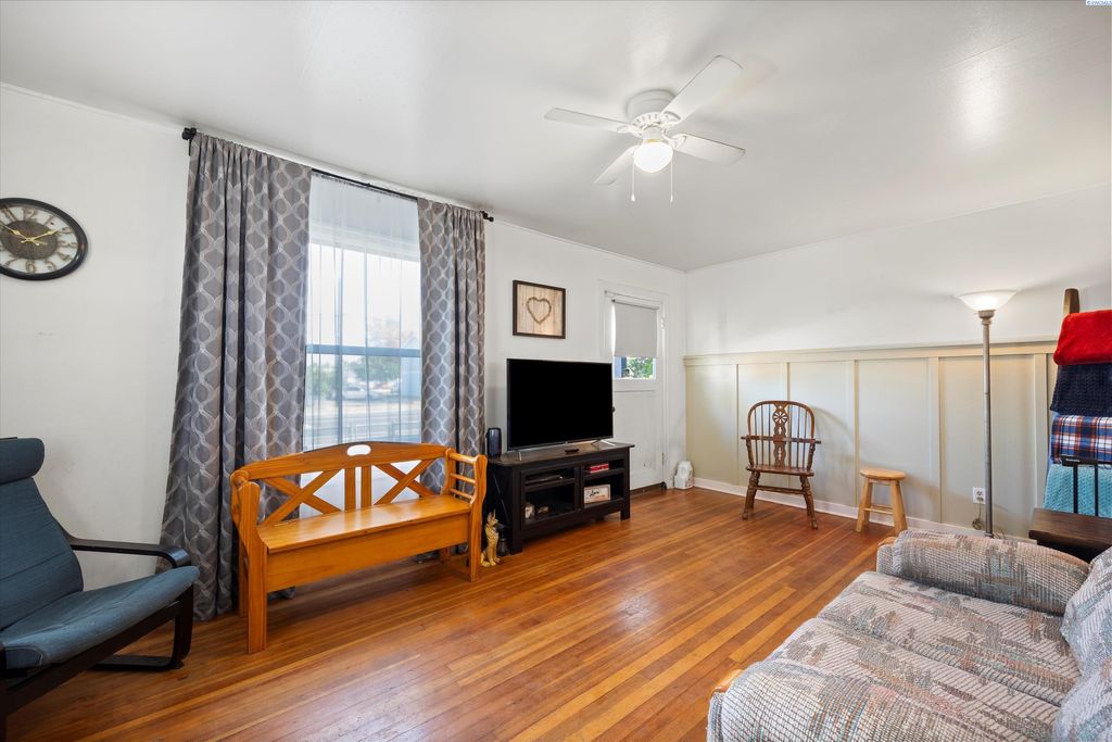 Photo of 1332 W Sylvester St, Pasco, WA 99301 (MLS # 287343)