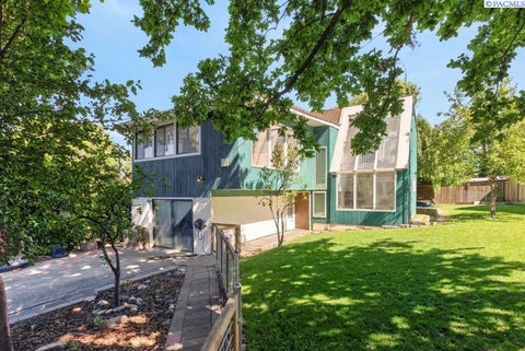 Photo of 120 SE Derby St, Pullman, WA 99163 (MLS # 294134)