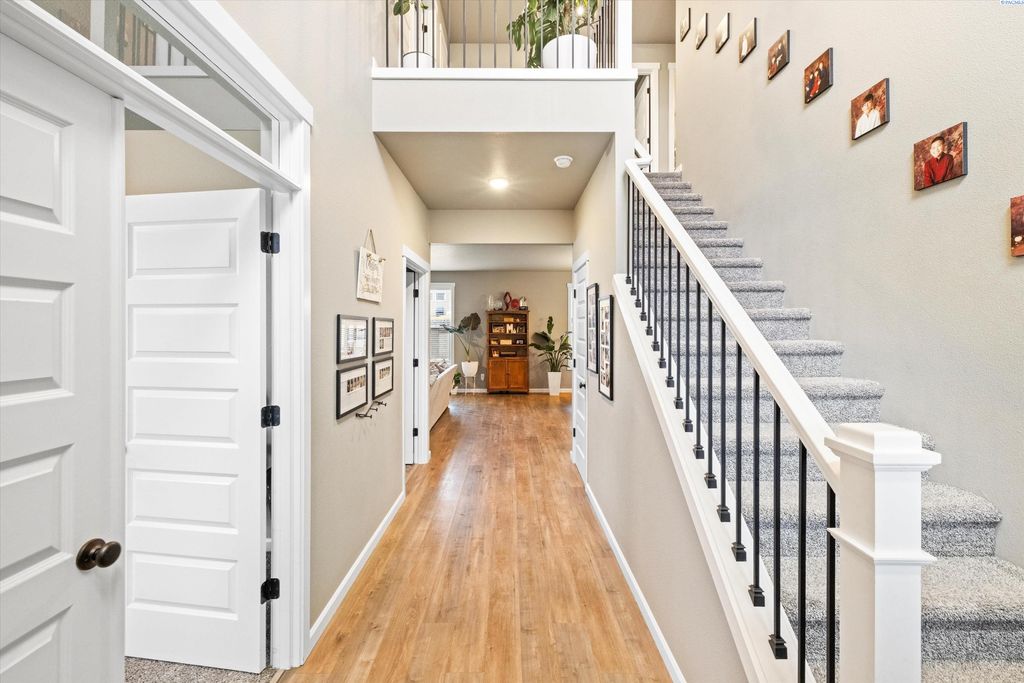 Photo of 7867 Blanchard Loop, West Richland, WA 99353 (MLS # 291957)