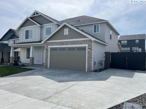 Photo of 7867 Blanchard Loop, West Richland, WA 99353 (MLS # 291957)