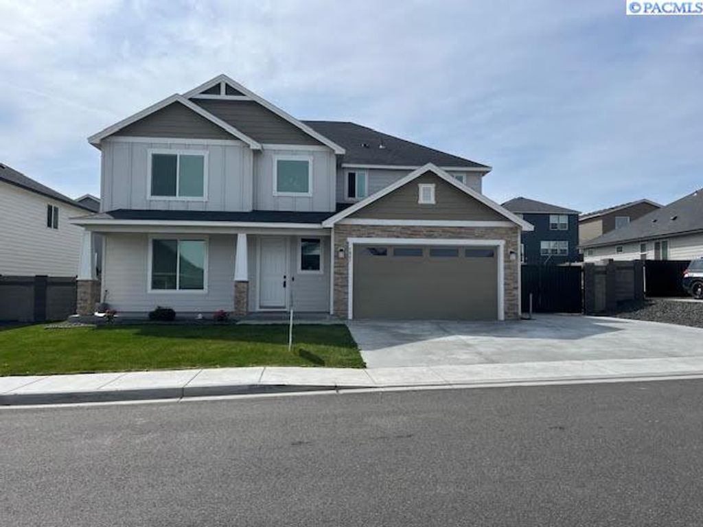 Photo of 7867 Blanchard Loop, West Richland, WA 99353 (MLS # 291957)