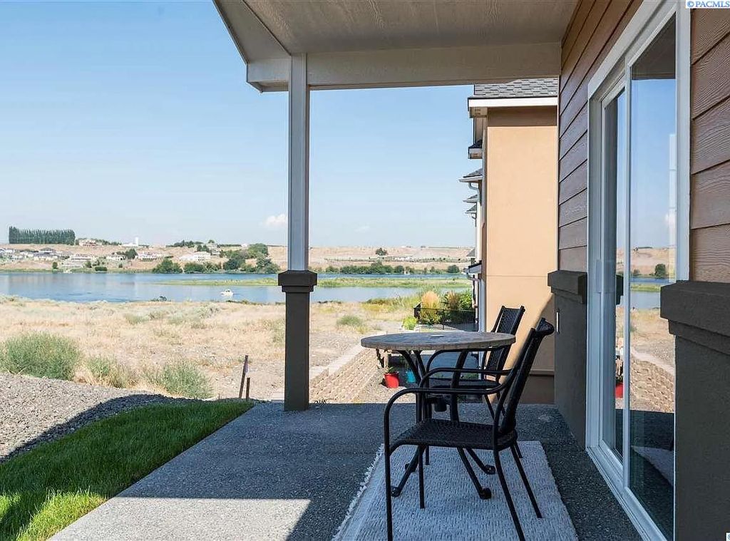 Photo of 298 Riverhaven Ct, Richland, WA 99354 (MLS # 291119)