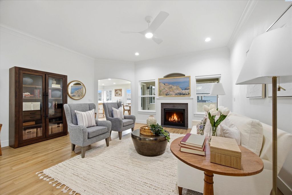 Photo of 1207 S Jefferson Street, Kennewick, WA 99338 (MLS # 291258)