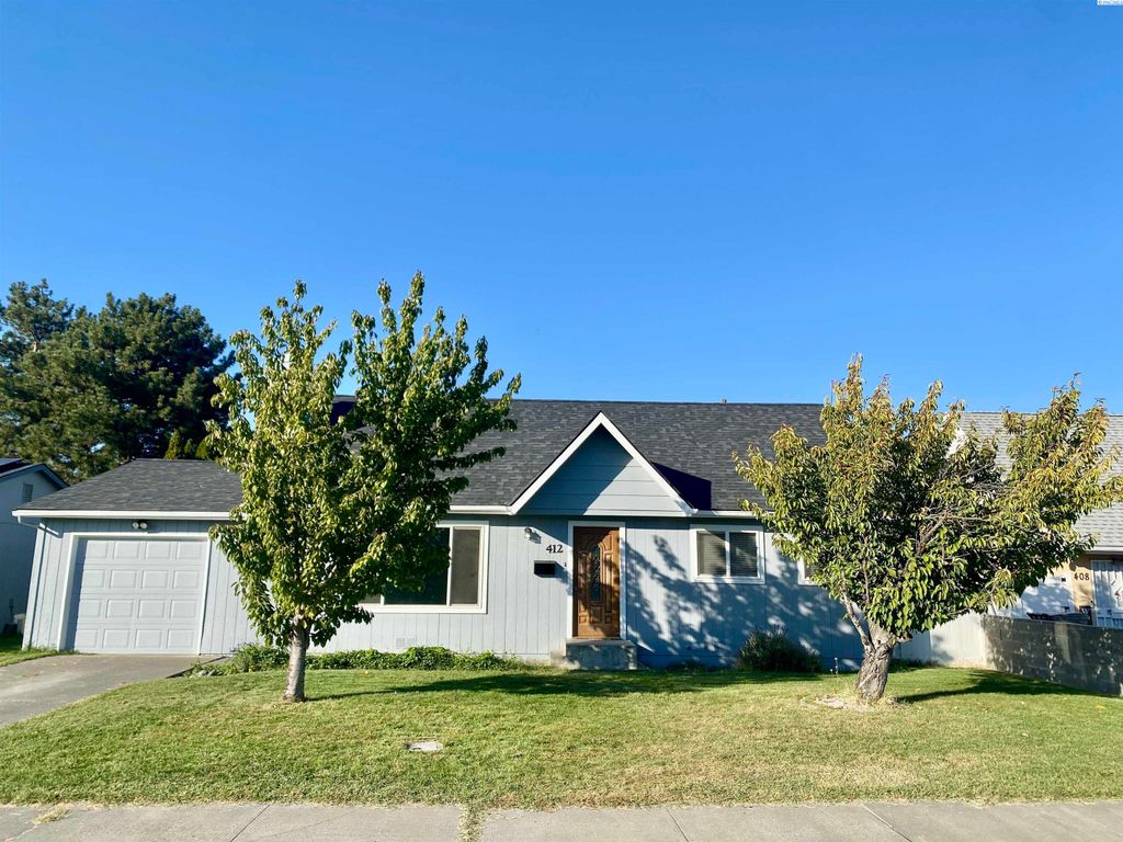 Photo of 412 W 11th Ave, Kennewick, WA 99337 (MLS # 288184)
