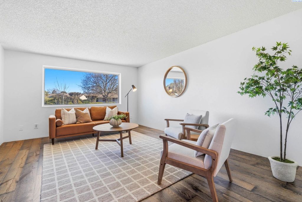 Photo of 4203 W Kennewick Ave #25, Kennewick, WA 99336 (MLS # 290804)