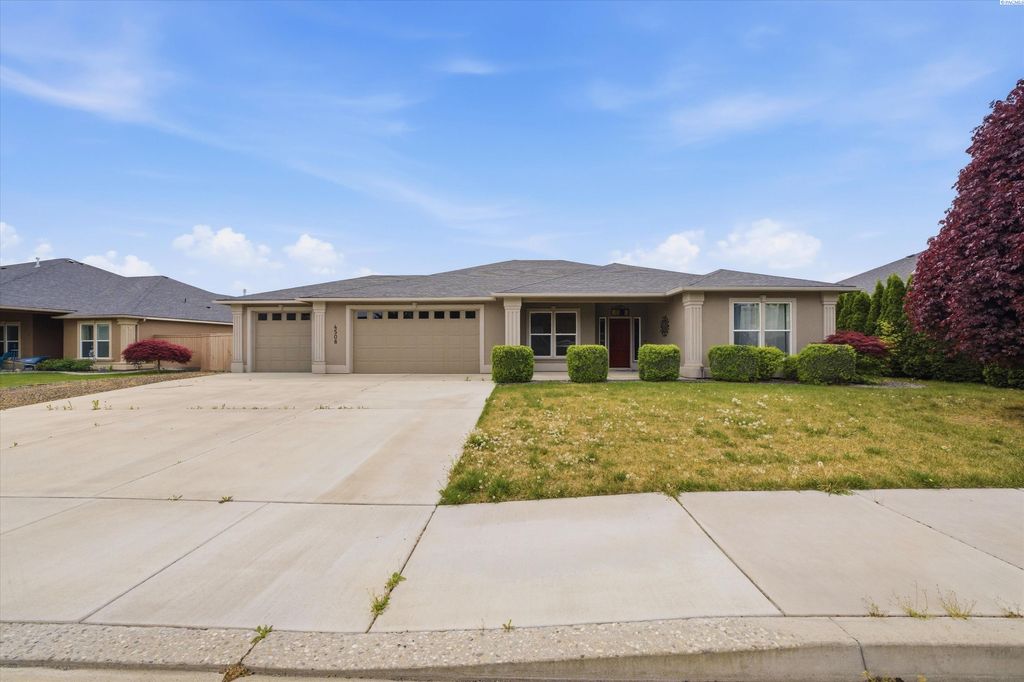 Photo of 4508 Bermuda Dunes Dr, Pasco, WA 99301 (MLS # 292301)