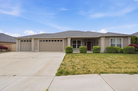 Photo of 4508 Bermuda Dunes Dr, Pasco, WA 99301 (MLS # 292301)