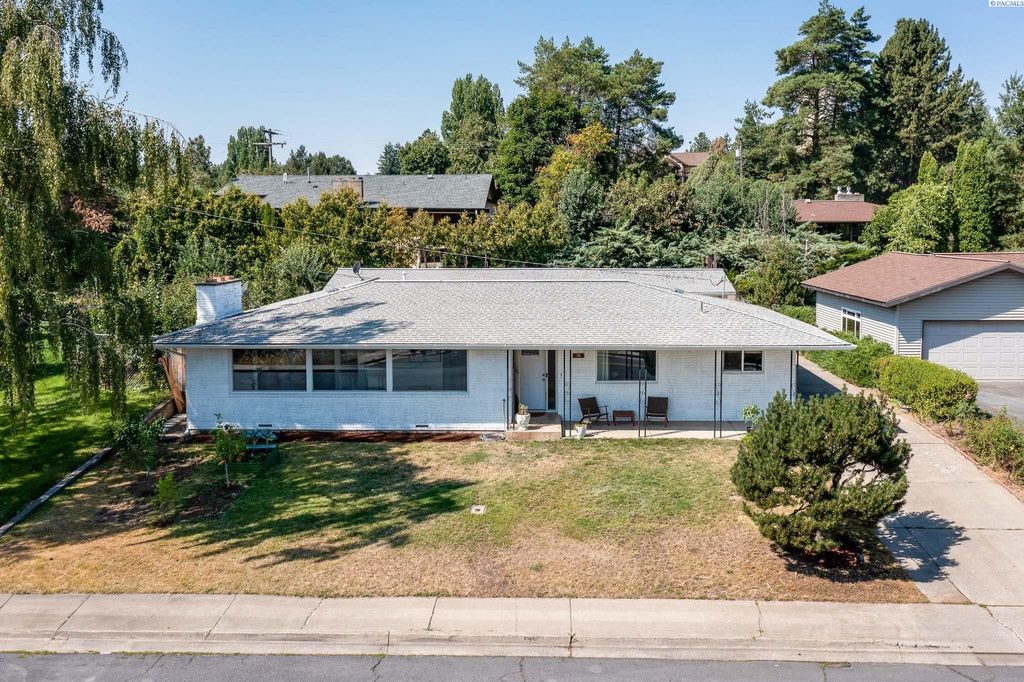 Photo of 715 SW Fountain St, Pullman, WA 99163 (MLS # 285632)