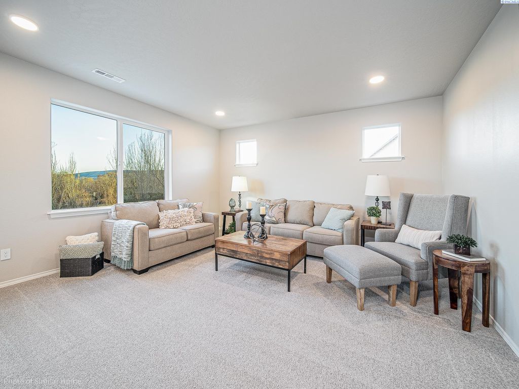 Photo of 7124 W 24th Ave, Kennewick, WA 99338 (MLS # 289769)