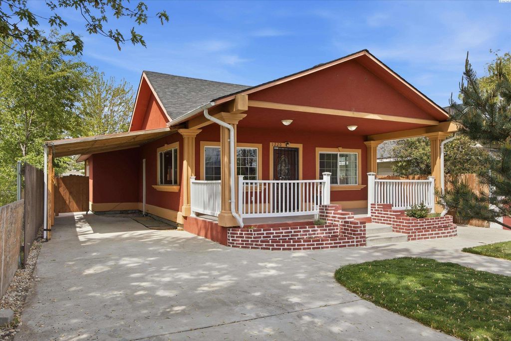Photo of 1220 S 2nd Ave, Pasco, WA 99301 (MLS # 292554)