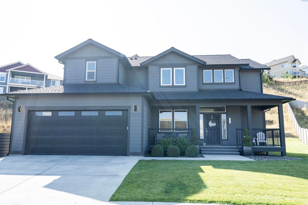 Photo of 860 SW Dominic Ct, Pullman, WA 99163 (MLS # 287588)