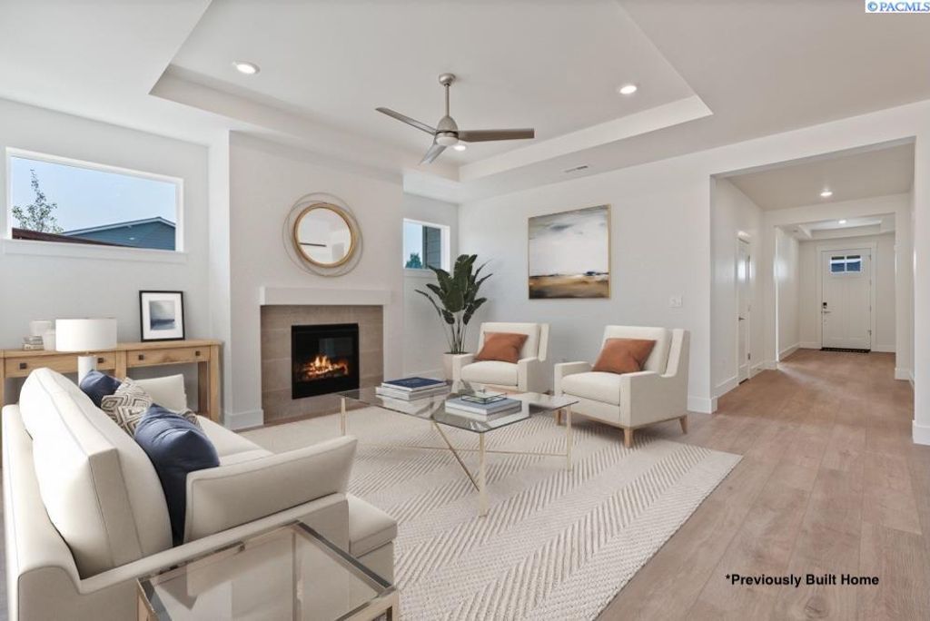 Photo of 2956 Vistara Way, Richland, WA 99354 (MLS # 291252)