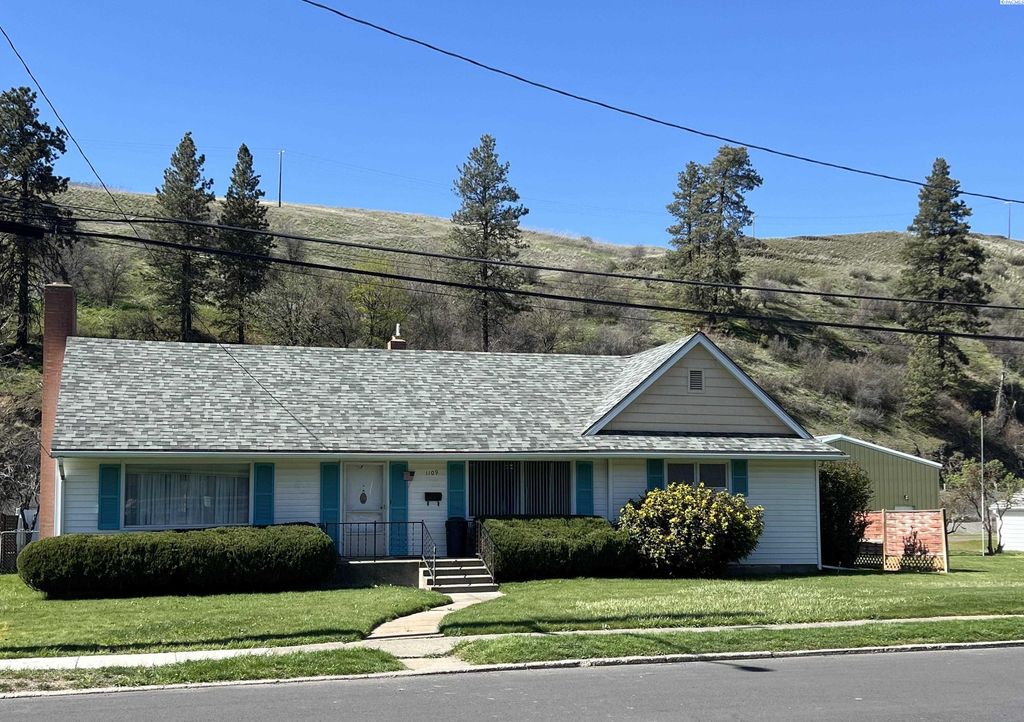 Photo of 1109 N Morton St, Colfax, WA 99111 (MLS # 291998)