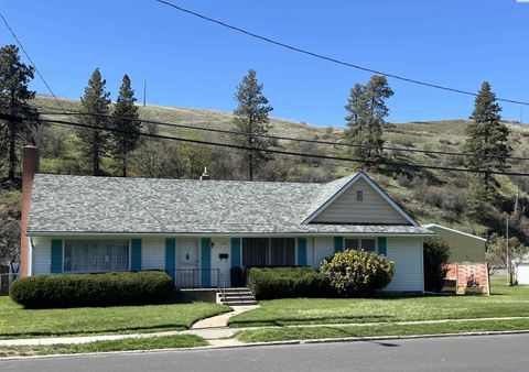 Photo of 1109 N Morton St, Colfax, WA 99111 (MLS # 291998)