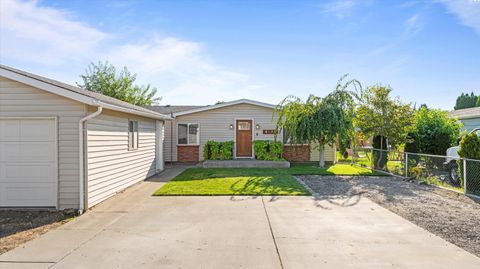 Photo of 9139 W Arrowhead Ave, Kennewick, WA 99336 (MLS # 287758)