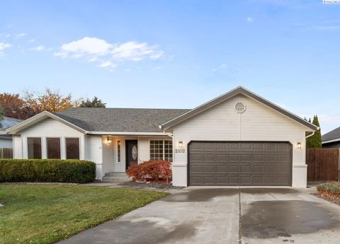 Photo of 2102 W 37th Ave, Kennewick, WA 99337 (MLS # 288750)