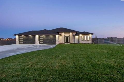 Photo of 11804 Cordon Crest Court, Pasco, WA 99301 (MLS # 287894)