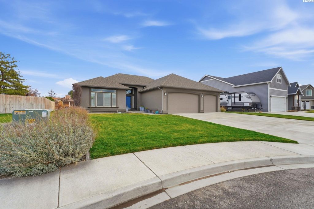 Photo of 177 Mata Rd, Richland, WA 99352 (MLS # 289699)