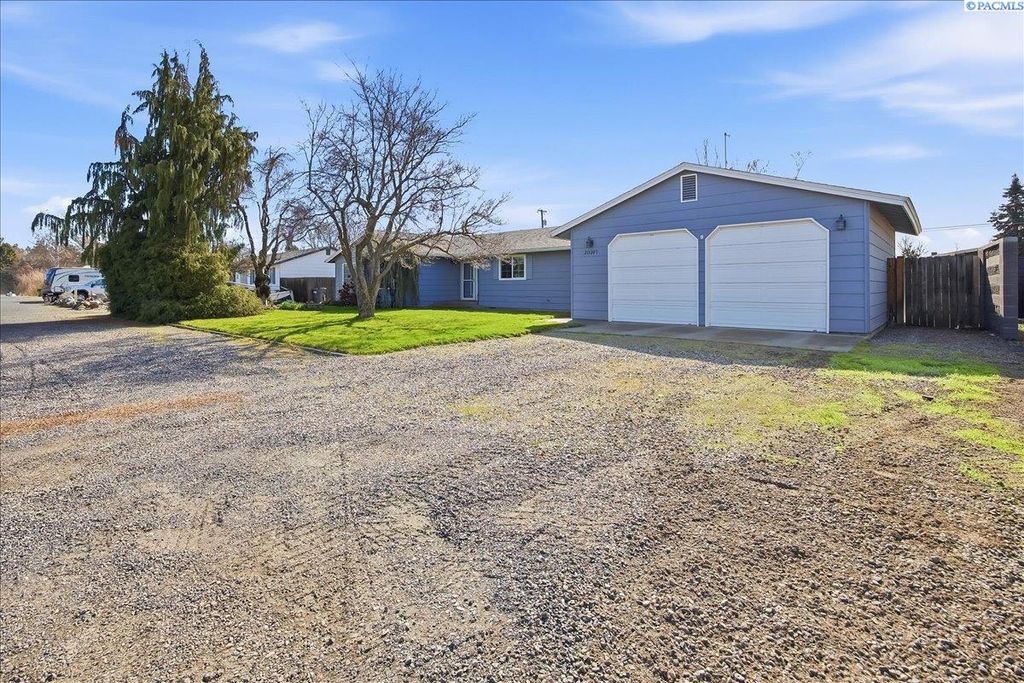 Photo of 213205 E 22nd Ave, Kennewick, WA 99337 (MLS # 291031)