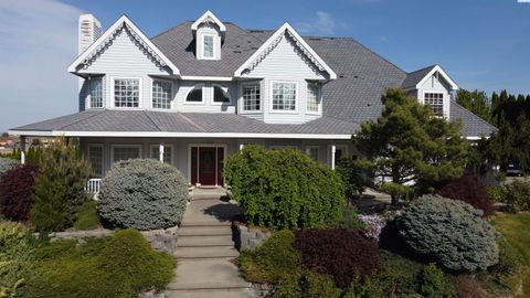 Photo of 1102 Appaloosa Way, Richland, WA 99352 (MLS # 292356)