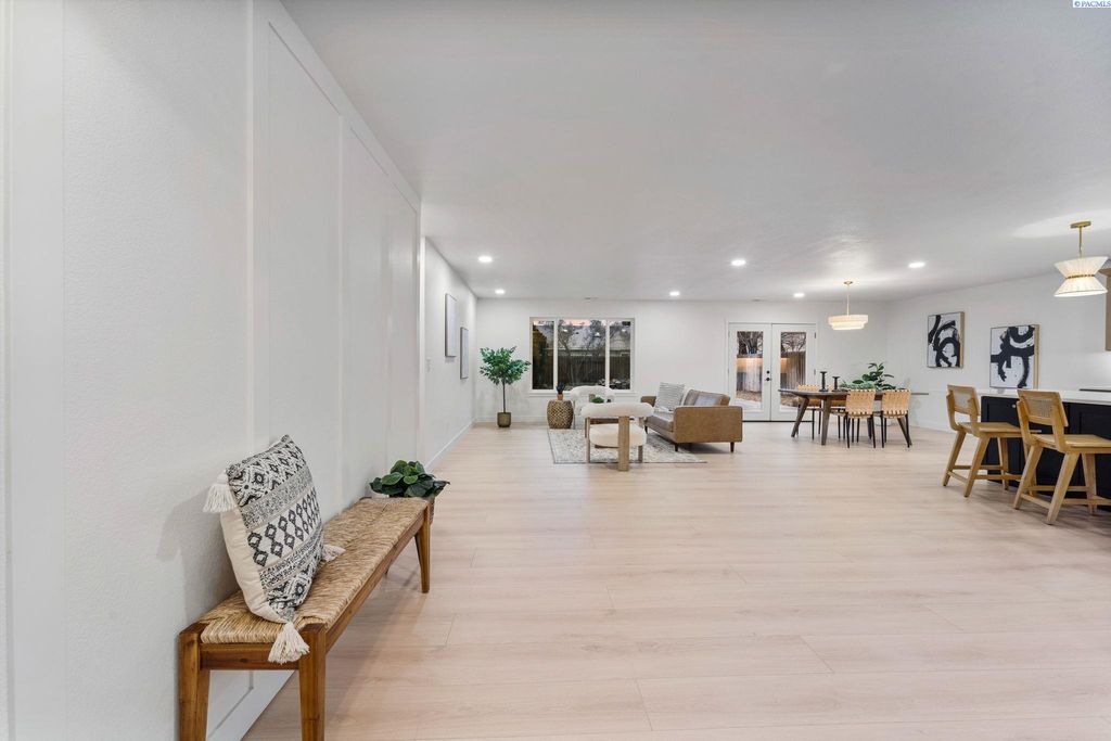 Photo of 5106 Holly Way, West Richland, WA 99353 (MLS # 290016)