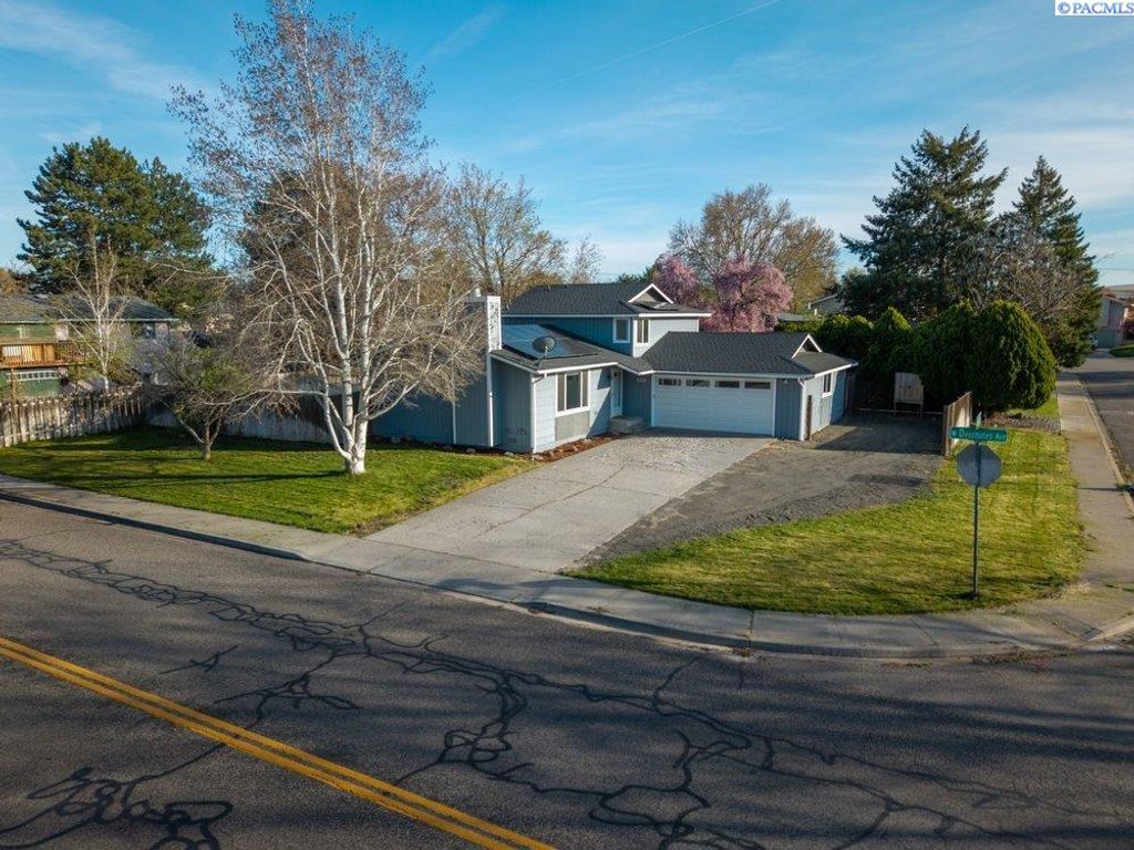Photo of 8201 W Deschutes Ave, Kennewick, WA 99336 (MLS # 291878)