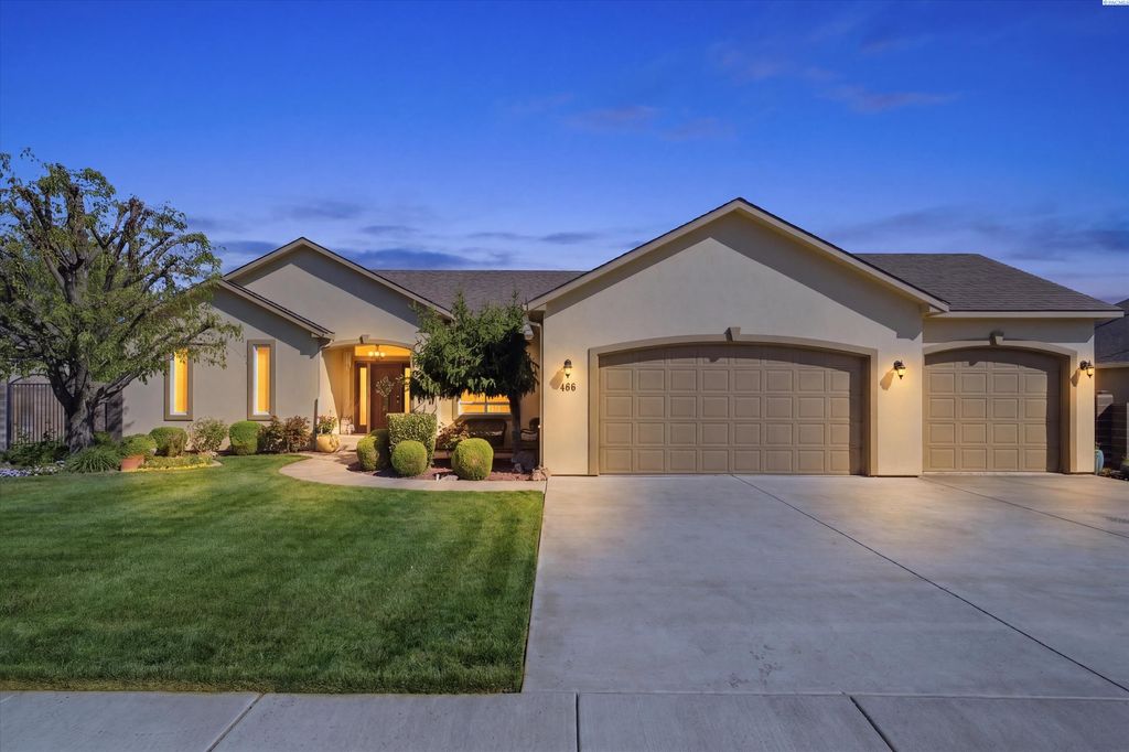 Photo of 466 Golden Dr, Richland, WA 99352 (MLS # 292234)