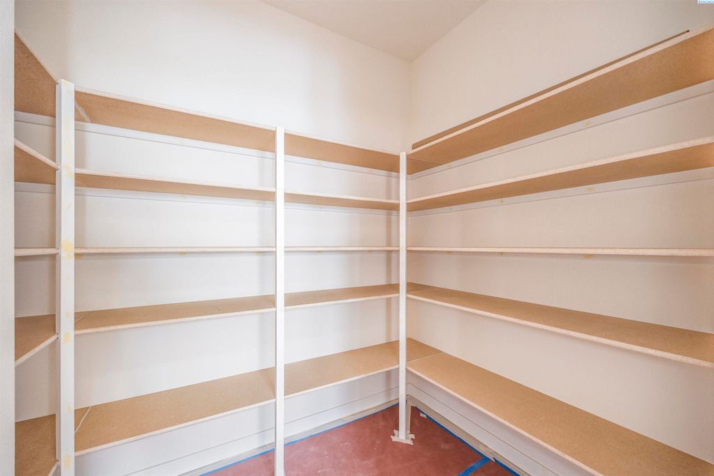 Photo of 2902 E Helena St, Pasco, WA 99301 (MLS # 290032)