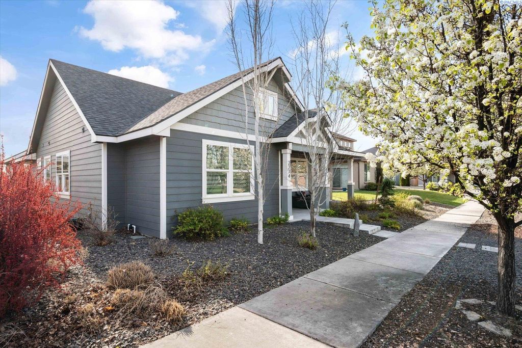 Photo of 2274 Daphne Ave, Richland, WA 99352 (MLS # 291721)