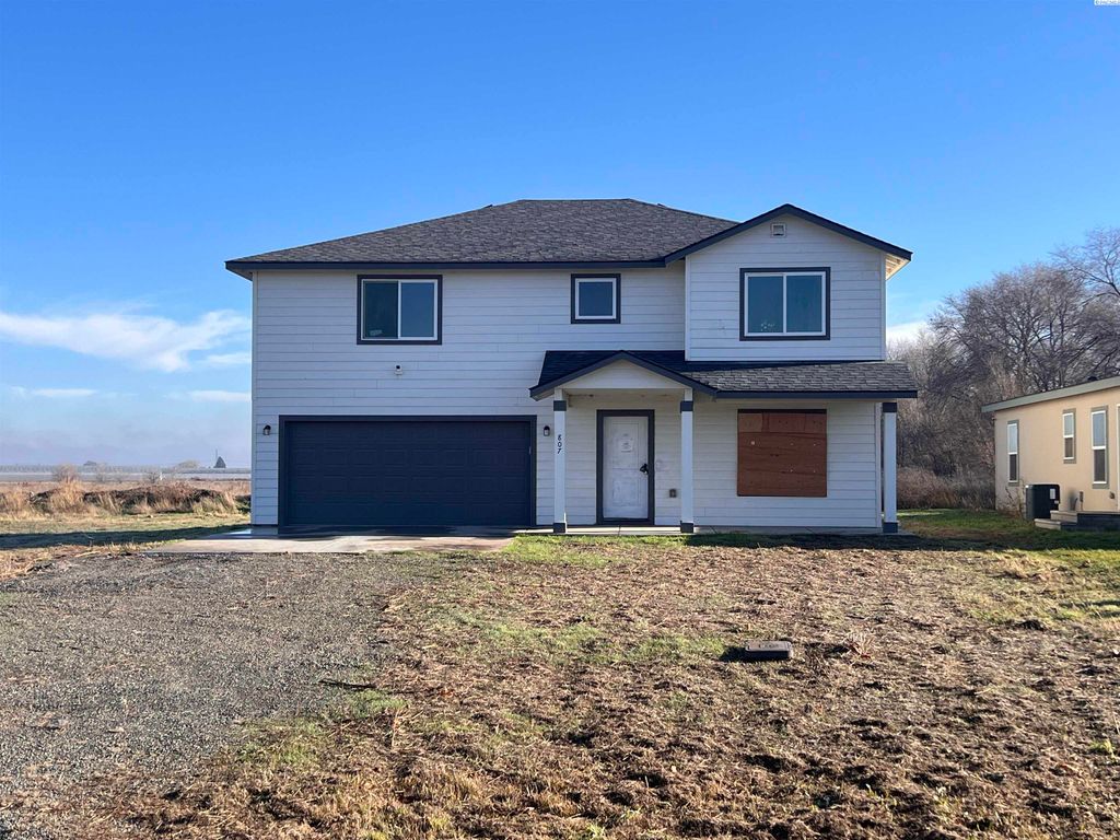 Photo of 807 S 6th St, Mabton, WA 98935 (MLS # 289396)