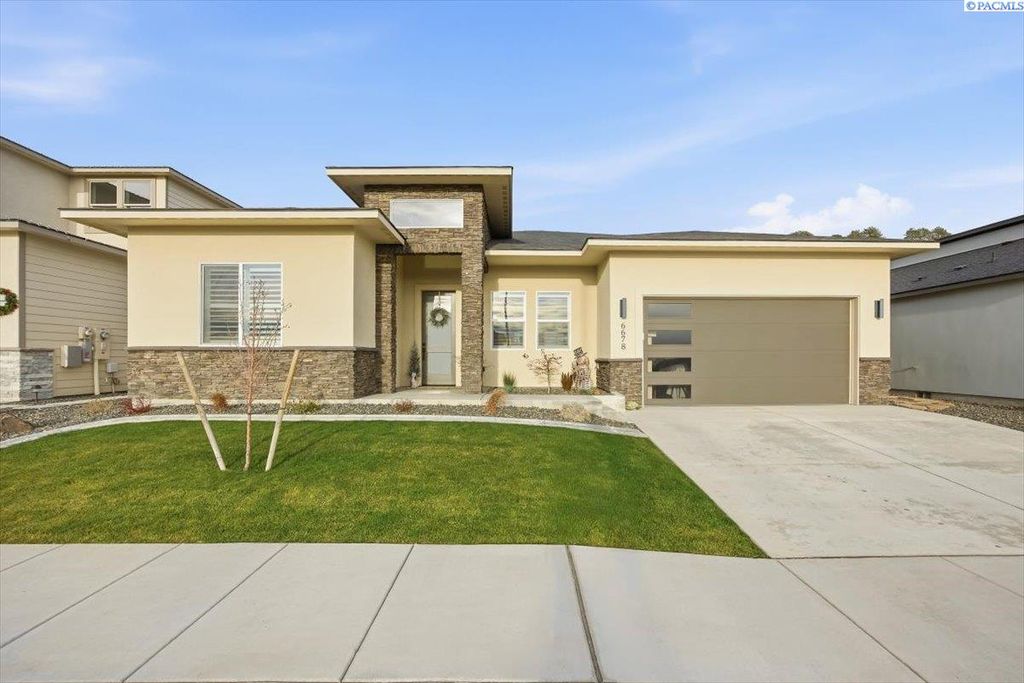 Photo of 6678 W 24th Ave, Kennewick, WA 99338 (MLS # 289389)