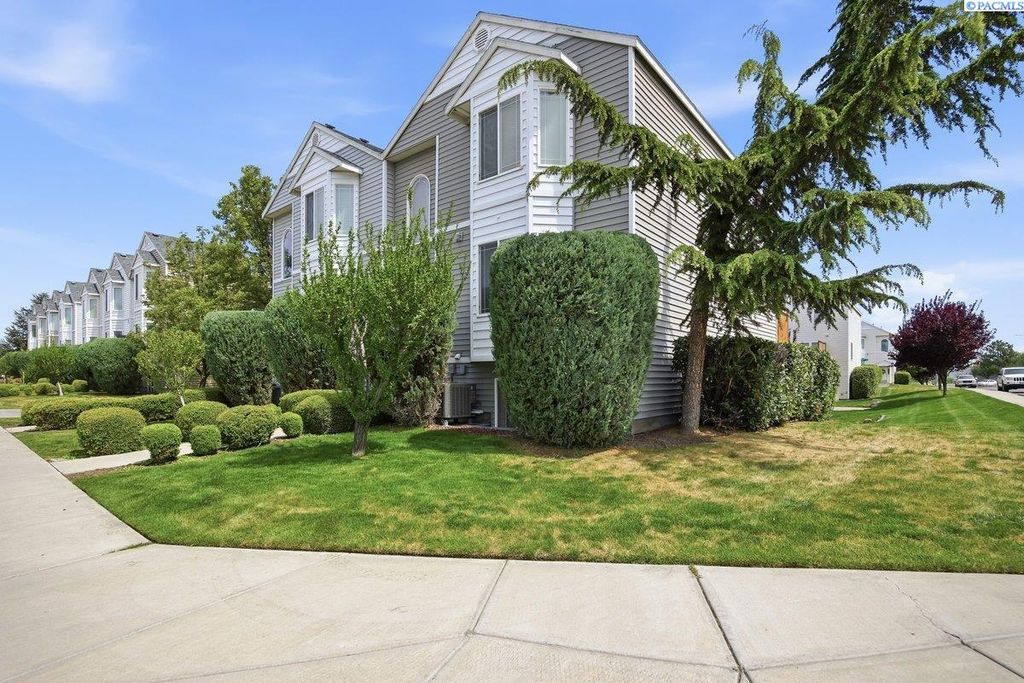 Photo of 4803 Porlier Ln, Pasco, WA 99301 (MLS # 292681)
