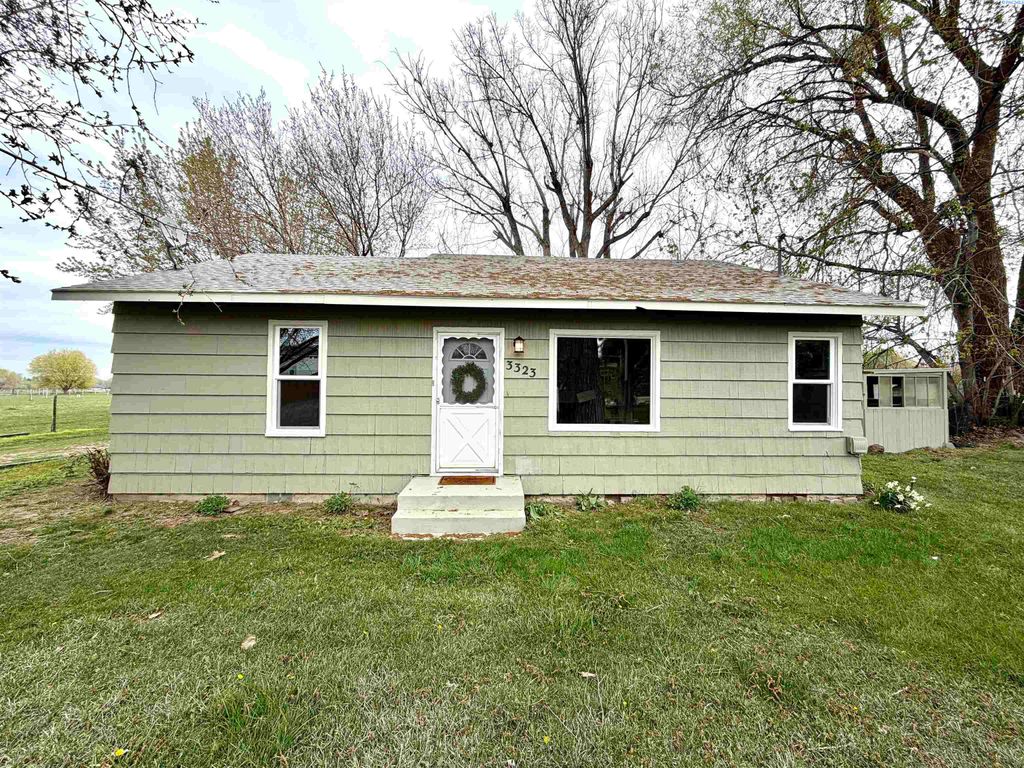 Photo of 3323 Gum St, Kennewick, WA 99337 (MLS # 291781)