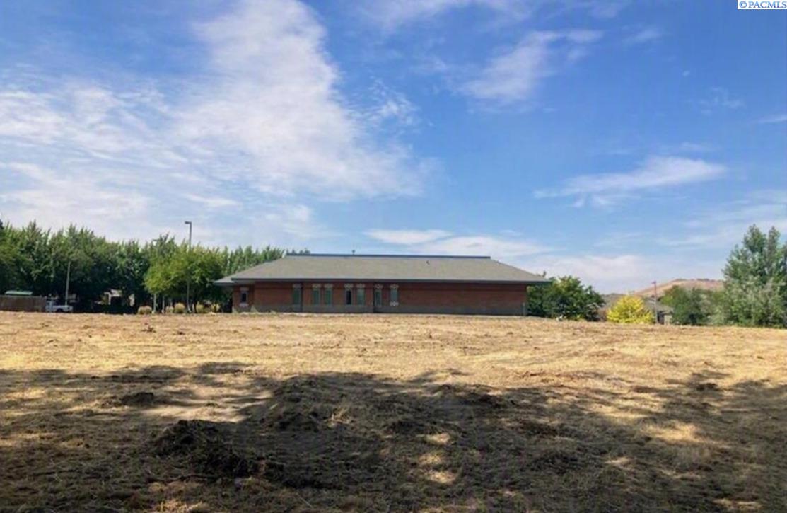 Photo 1 of 11 — 8232 W Grandridge, Kennewick, WA 99336