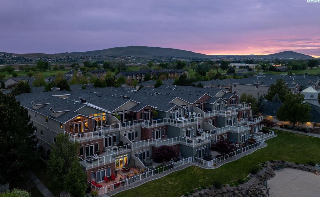 Photo of 386 Columbia Point Drive #305, Richland, WA 99352 (MLS # 292608)